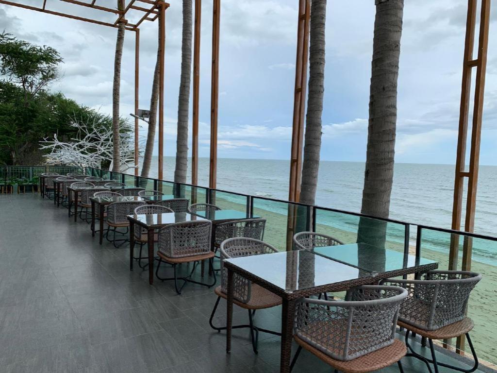 Eco Cozy Beachfront Resort Chaam Hua Hin Exterior foto