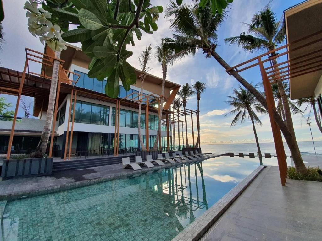 Eco Cozy Beachfront Resort Chaam Hua Hin Exterior foto