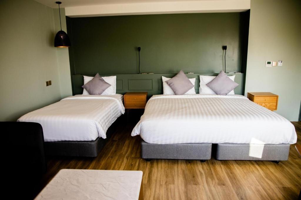 Eco Cozy Beachfront Resort Chaam Hua Hin Exterior foto