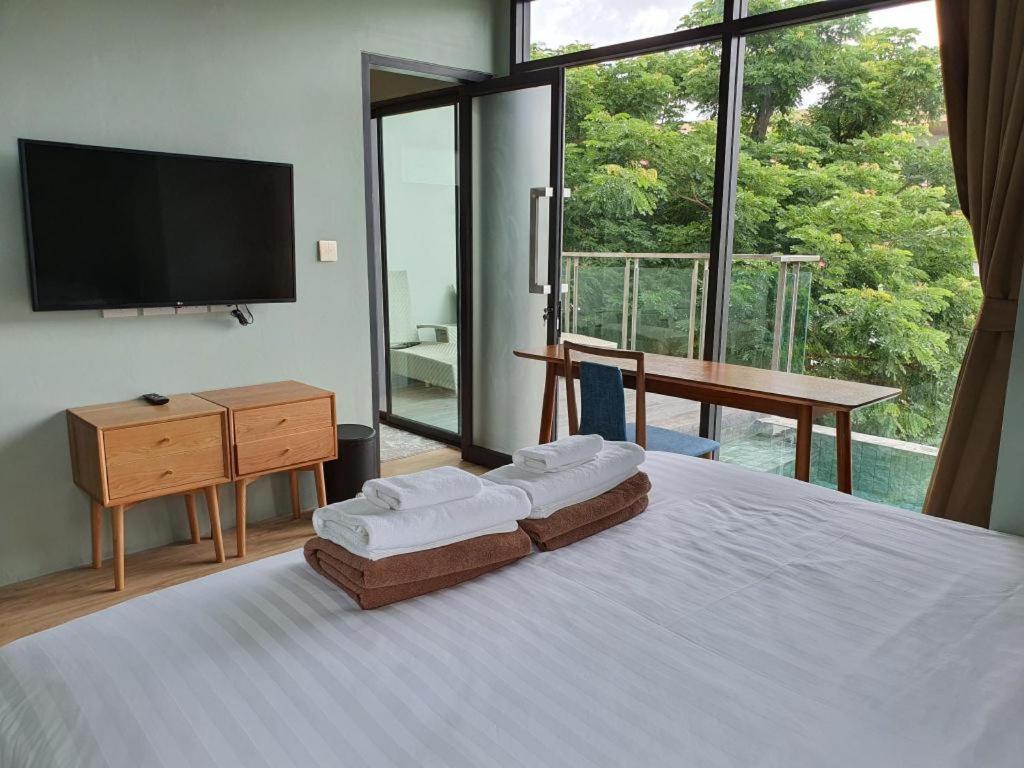 Eco Cozy Beachfront Resort Chaam Hua Hin Exterior foto
