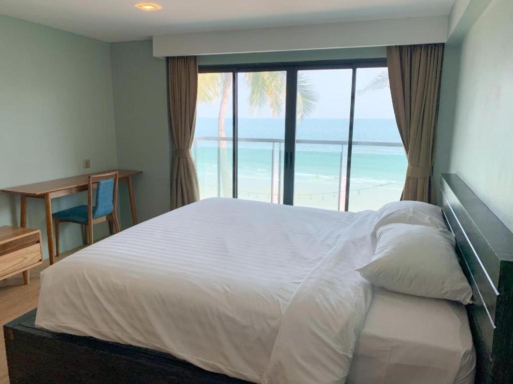 Eco Cozy Beachfront Resort Chaam Hua Hin Exterior foto
