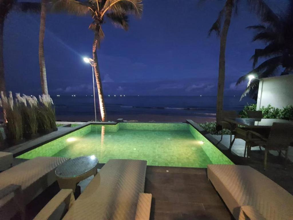 Eco Cozy Beachfront Resort Chaam Hua Hin Exterior foto