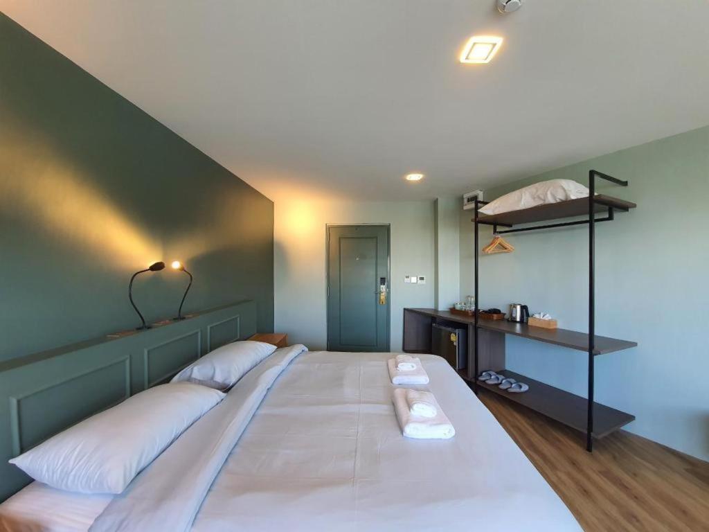 Eco Cozy Beachfront Resort Chaam Hua Hin Exterior foto